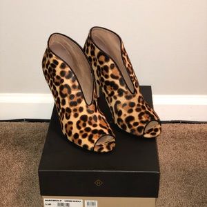 Halogen-P Leopard Haircalf Heel
